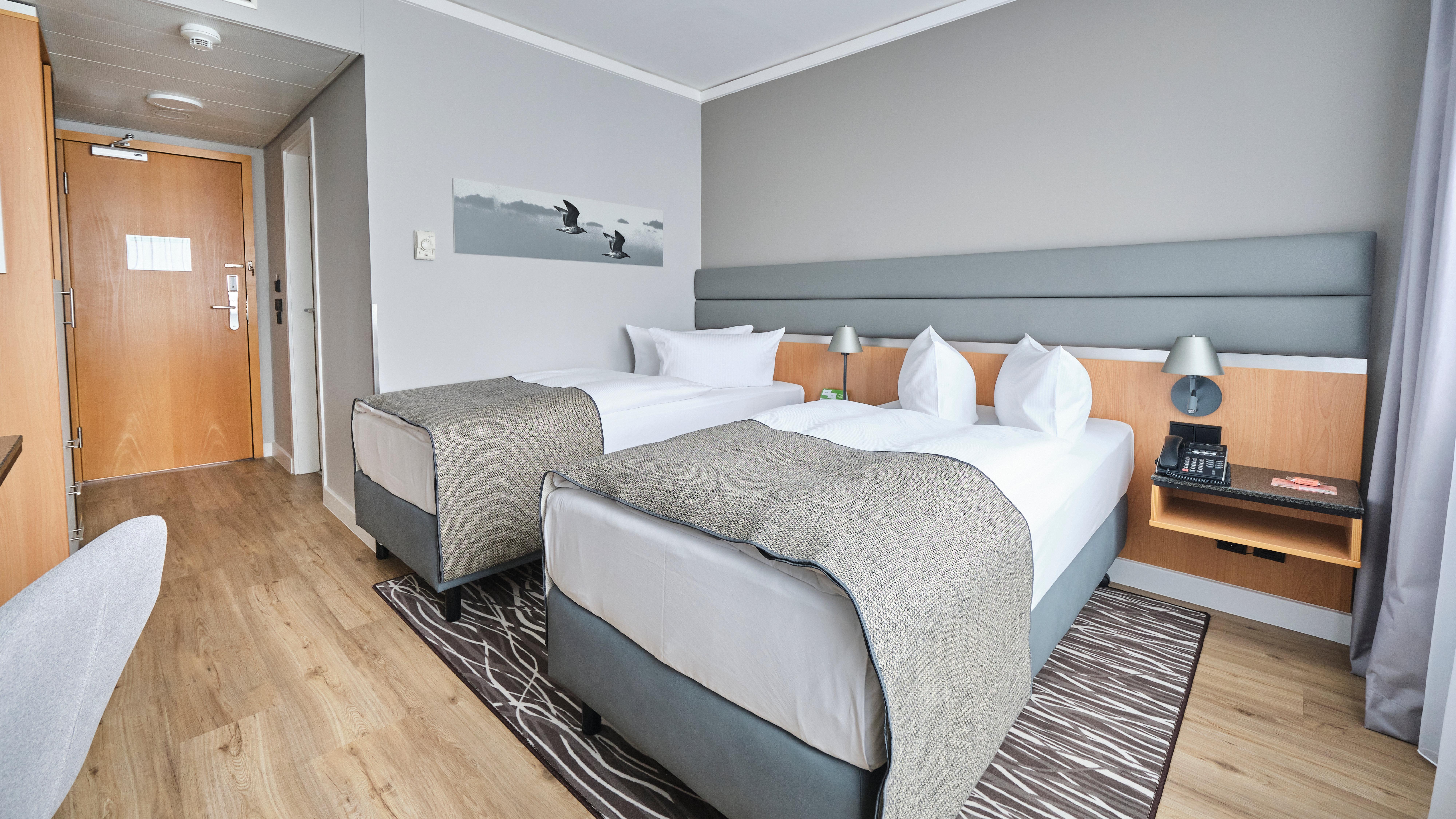 Holiday Inn Berlin Airport - Conference Centre By Ihg Schoenefeld Exterior photo