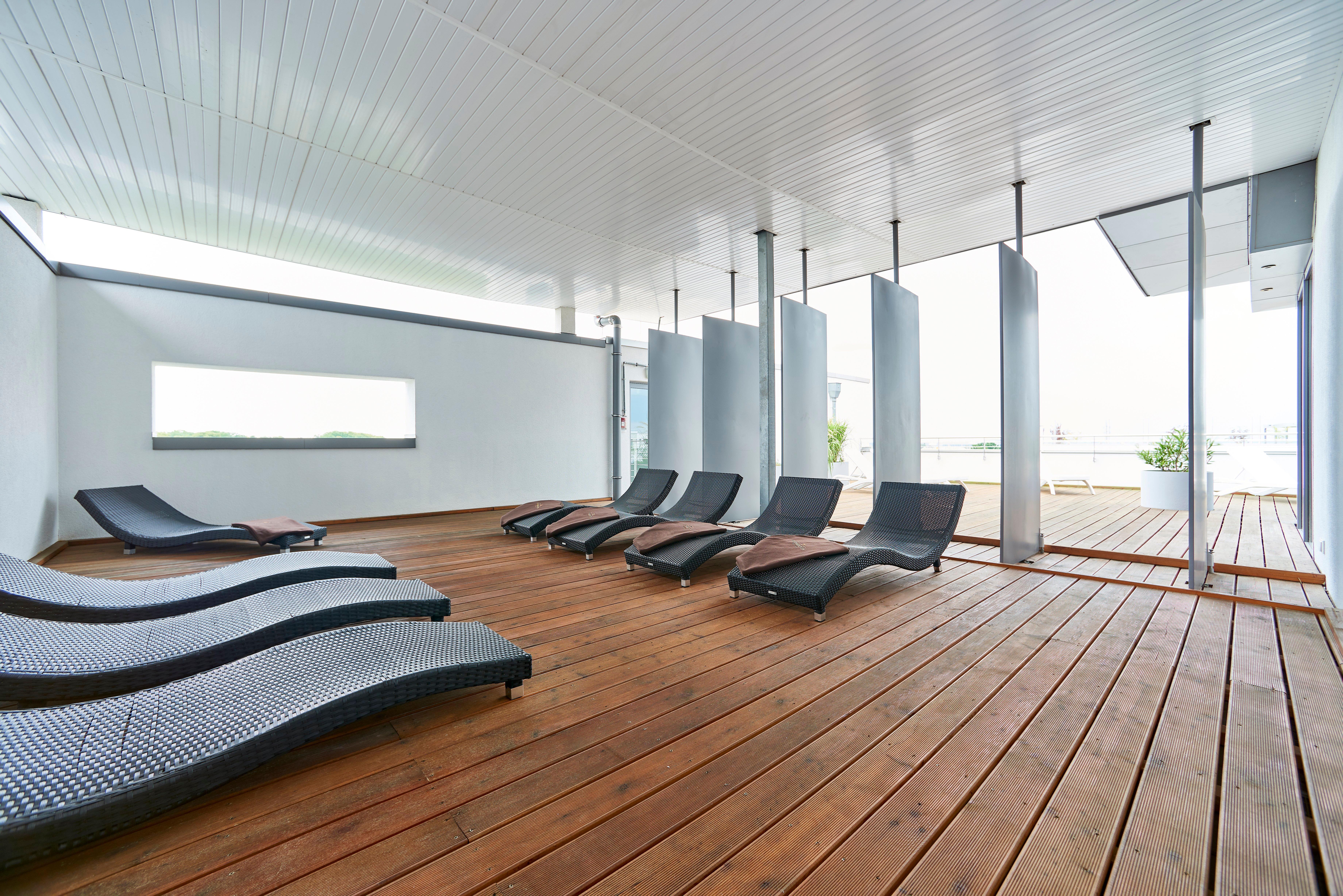 Holiday Inn Berlin Airport - Conference Centre By Ihg Schoenefeld Exterior photo