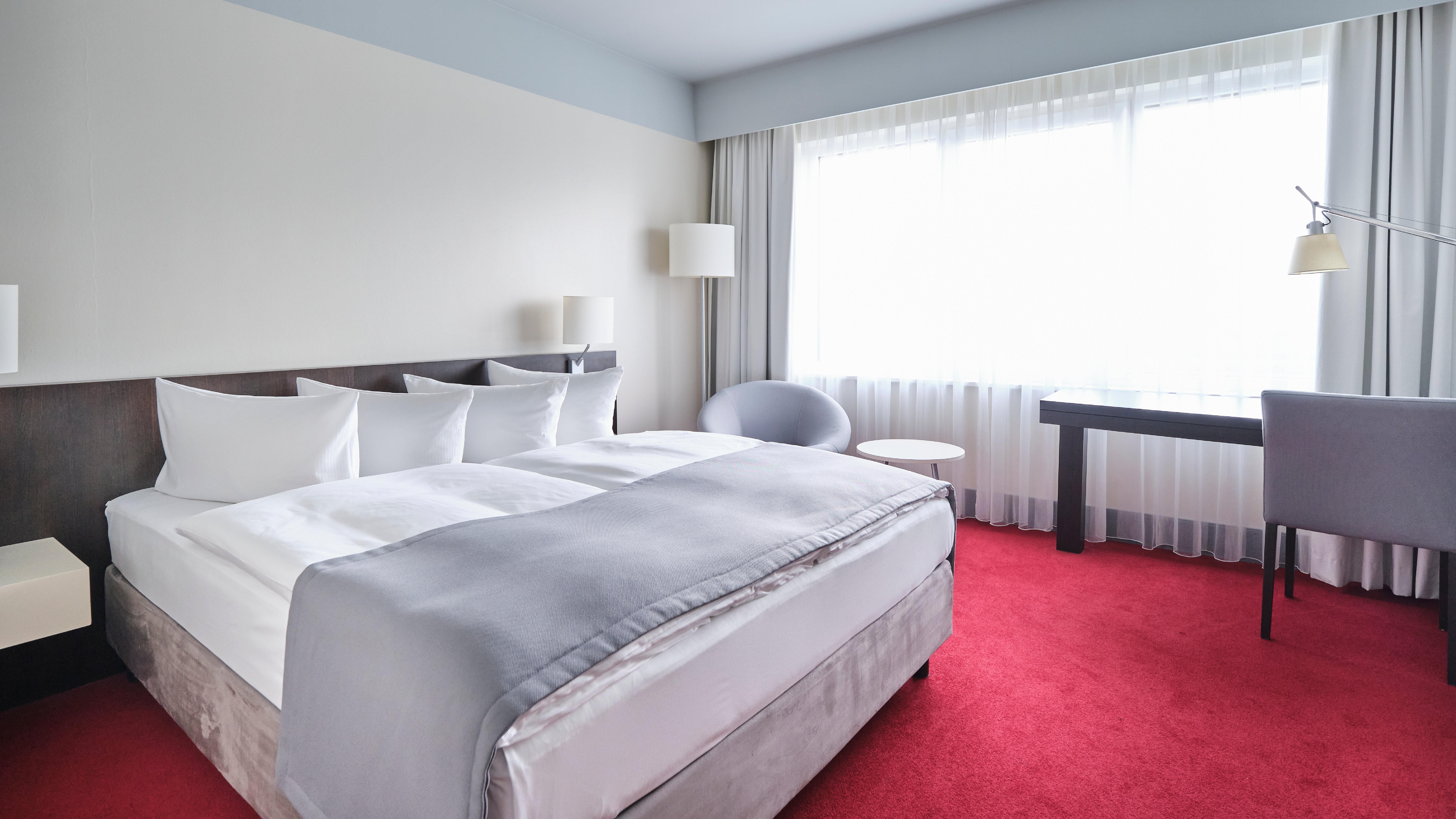 Holiday Inn Berlin Airport - Conference Centre By Ihg Schoenefeld Exterior photo