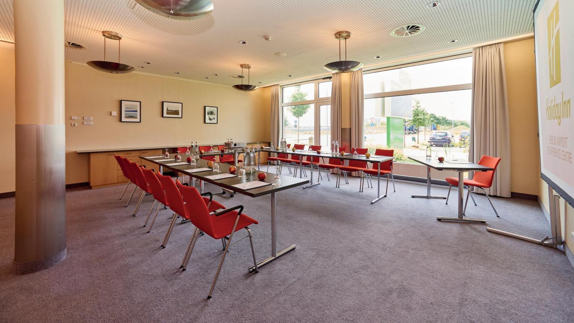 Holiday Inn Berlin Airport - Conference Centre By Ihg Schoenefeld Exterior photo
