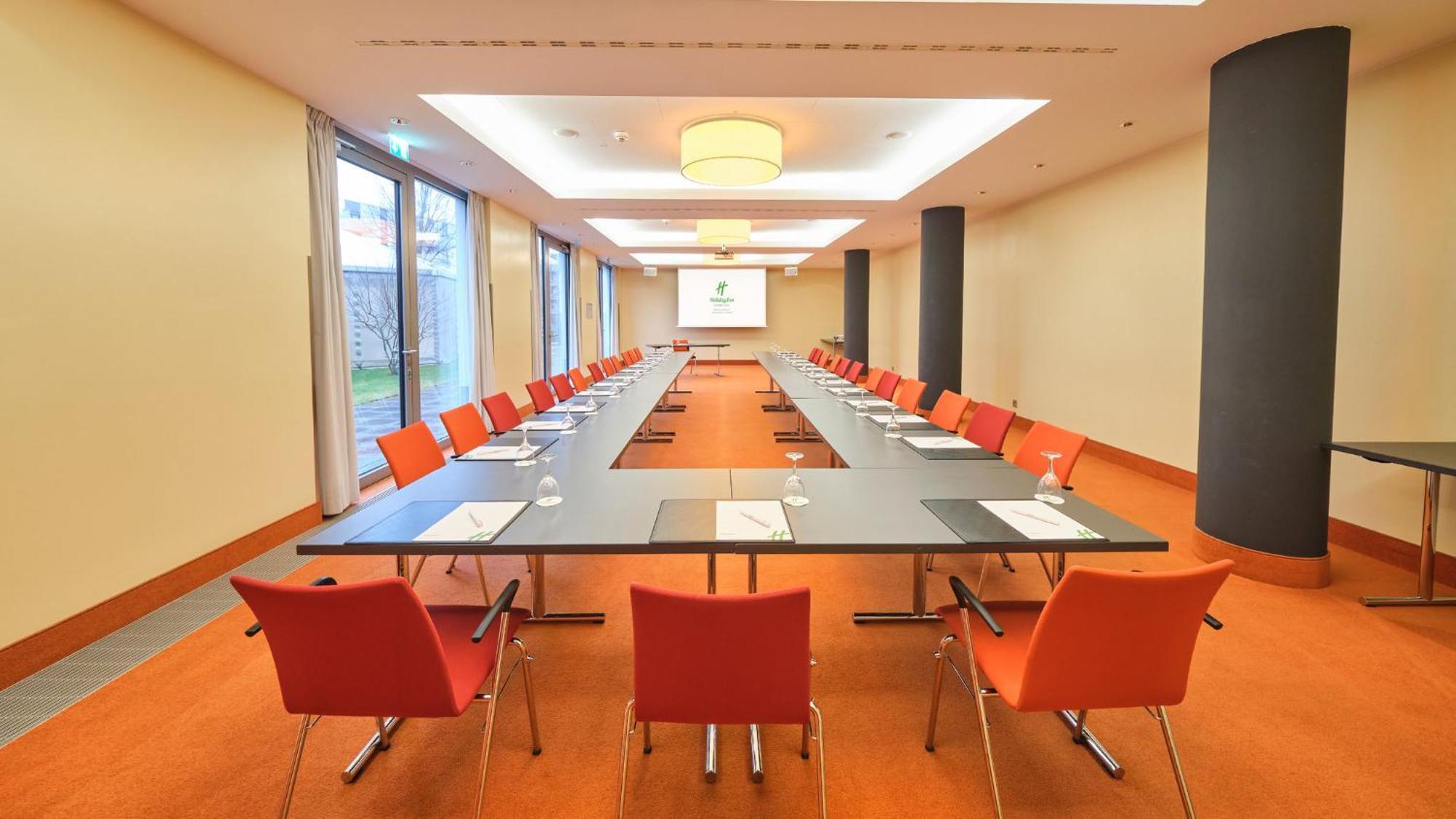 Holiday Inn Berlin Airport - Conference Centre By Ihg Schoenefeld Exterior photo