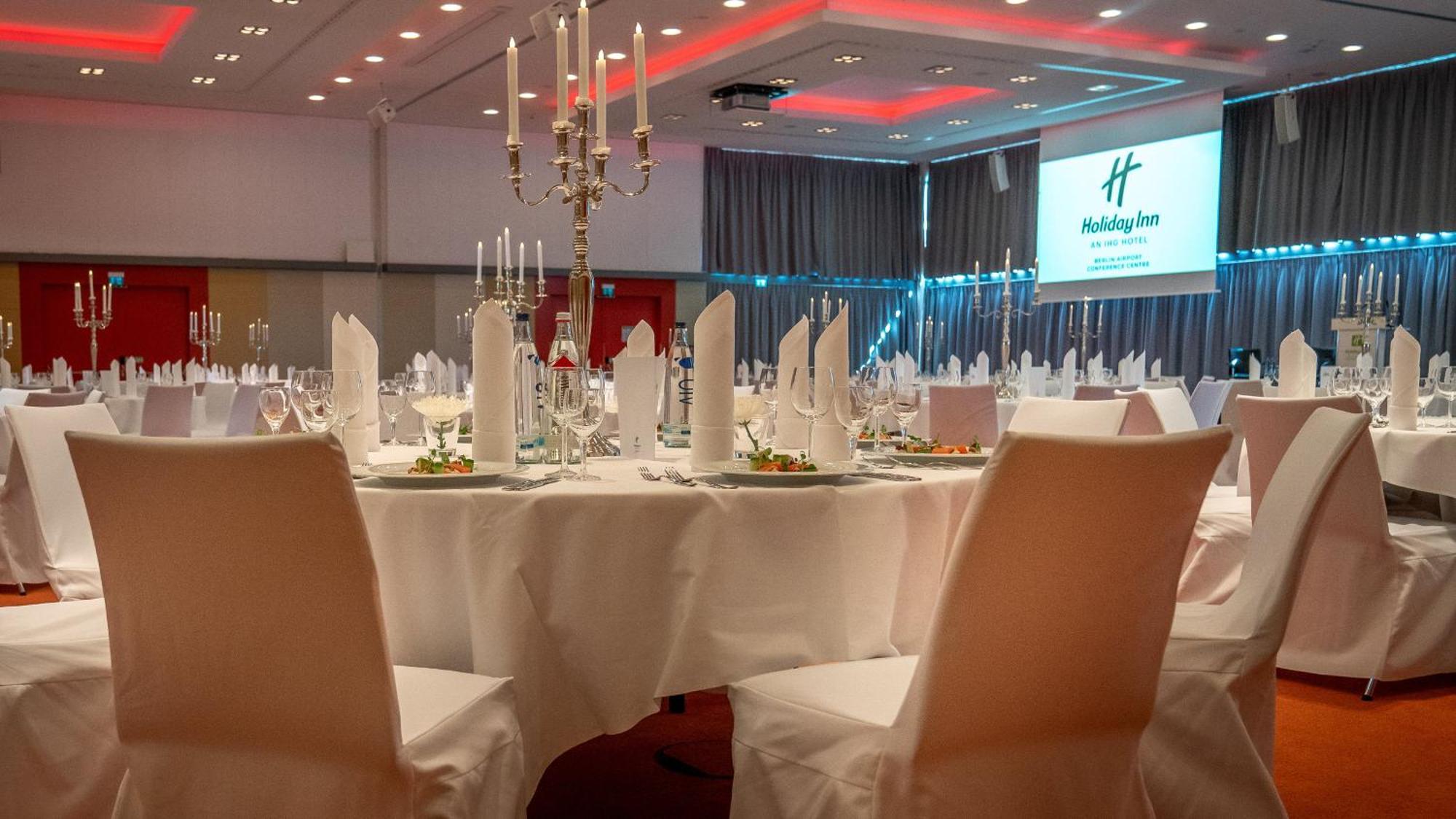 Holiday Inn Berlin Airport - Conference Centre By Ihg Schoenefeld Exterior photo