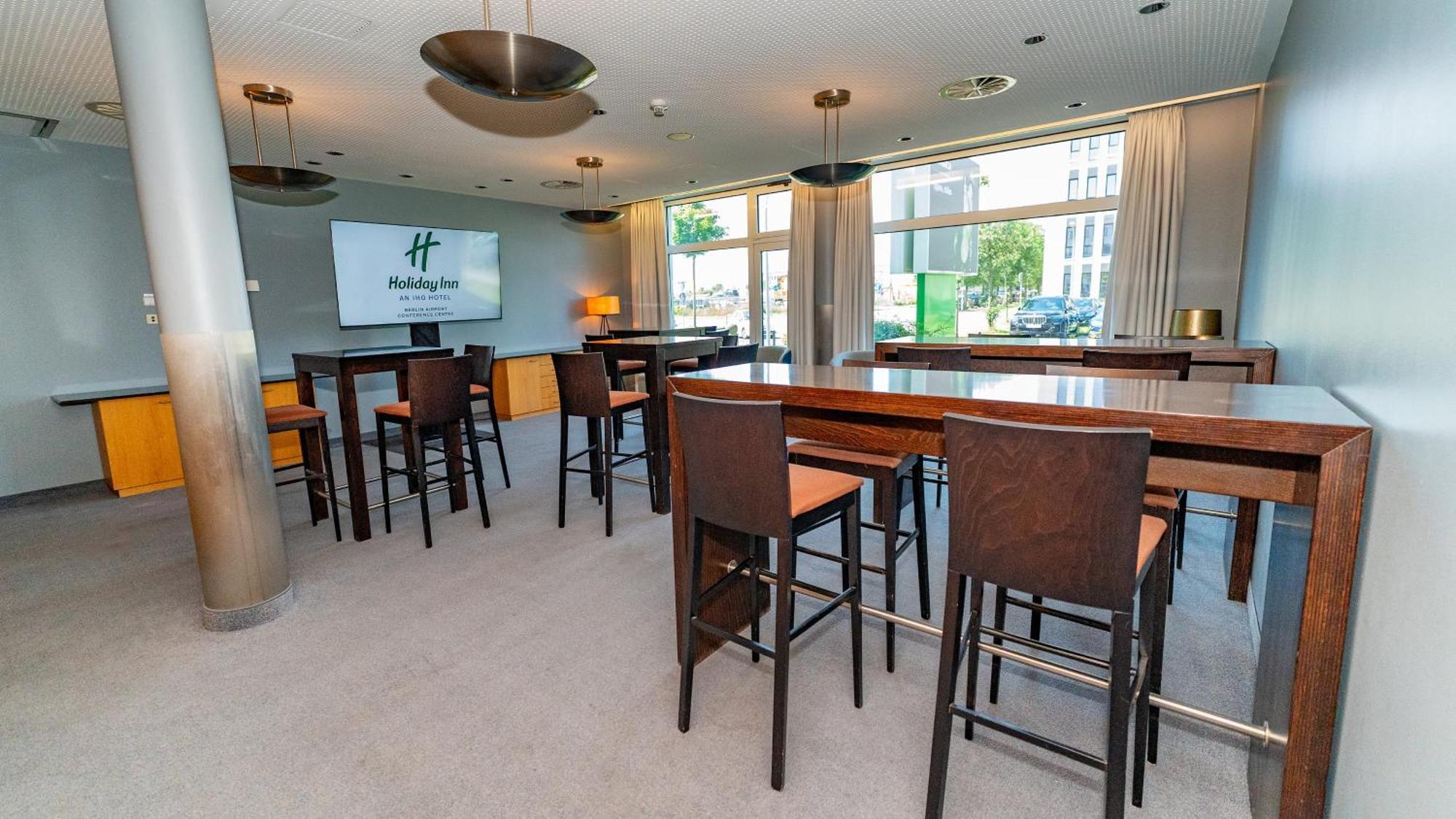 Holiday Inn Berlin Airport - Conference Centre By Ihg Schoenefeld Exterior photo