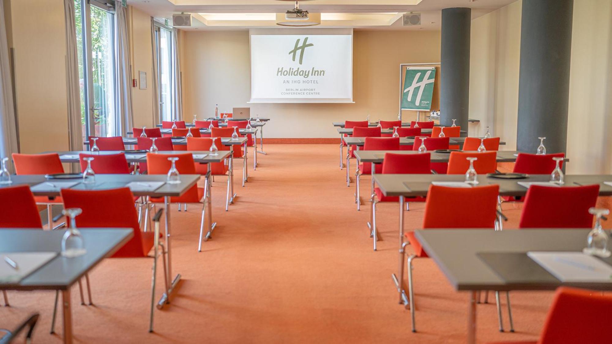 Holiday Inn Berlin Airport - Conference Centre By Ihg Schoenefeld Exterior photo