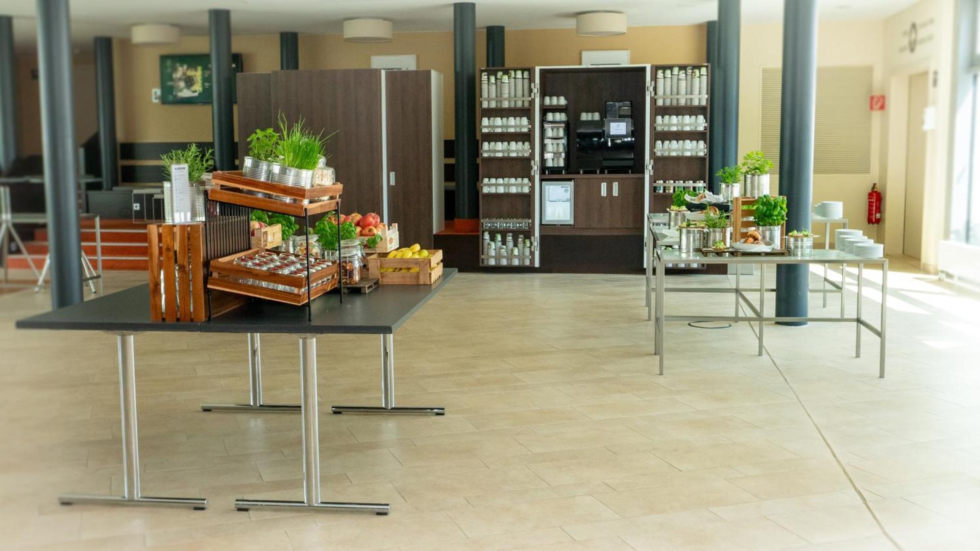 Holiday Inn Berlin Airport - Conference Centre By Ihg Schoenefeld Exterior photo