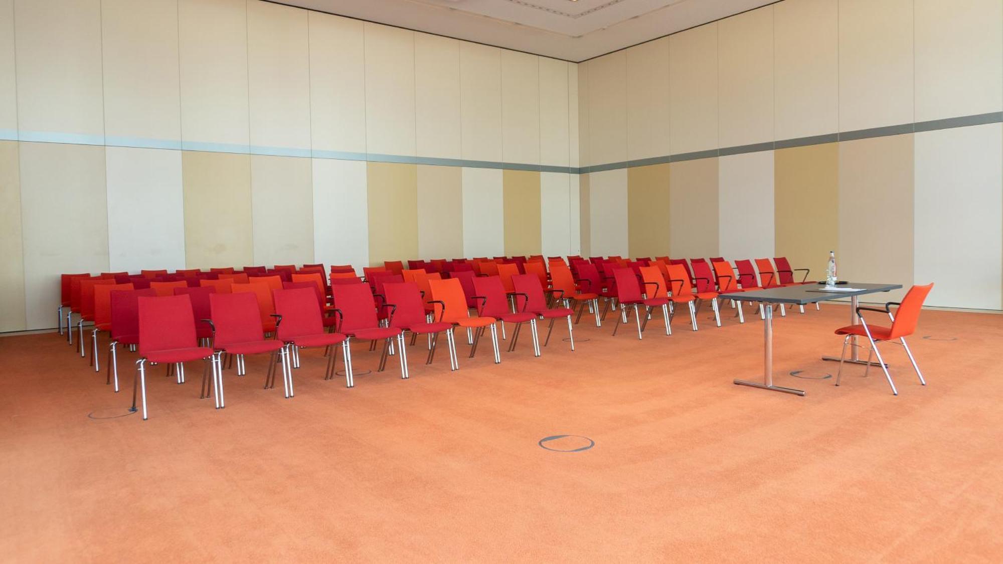 Holiday Inn Berlin Airport - Conference Centre By Ihg Schoenefeld Exterior photo